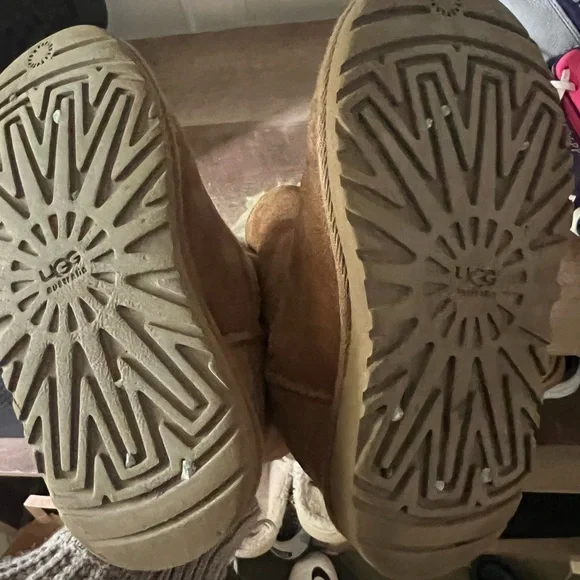 UGG Bailey Button Toddler size 11 - Picture 3 of 5